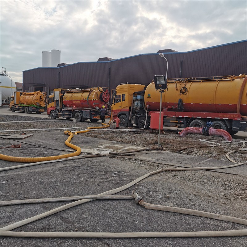 南坤镇污水池清理